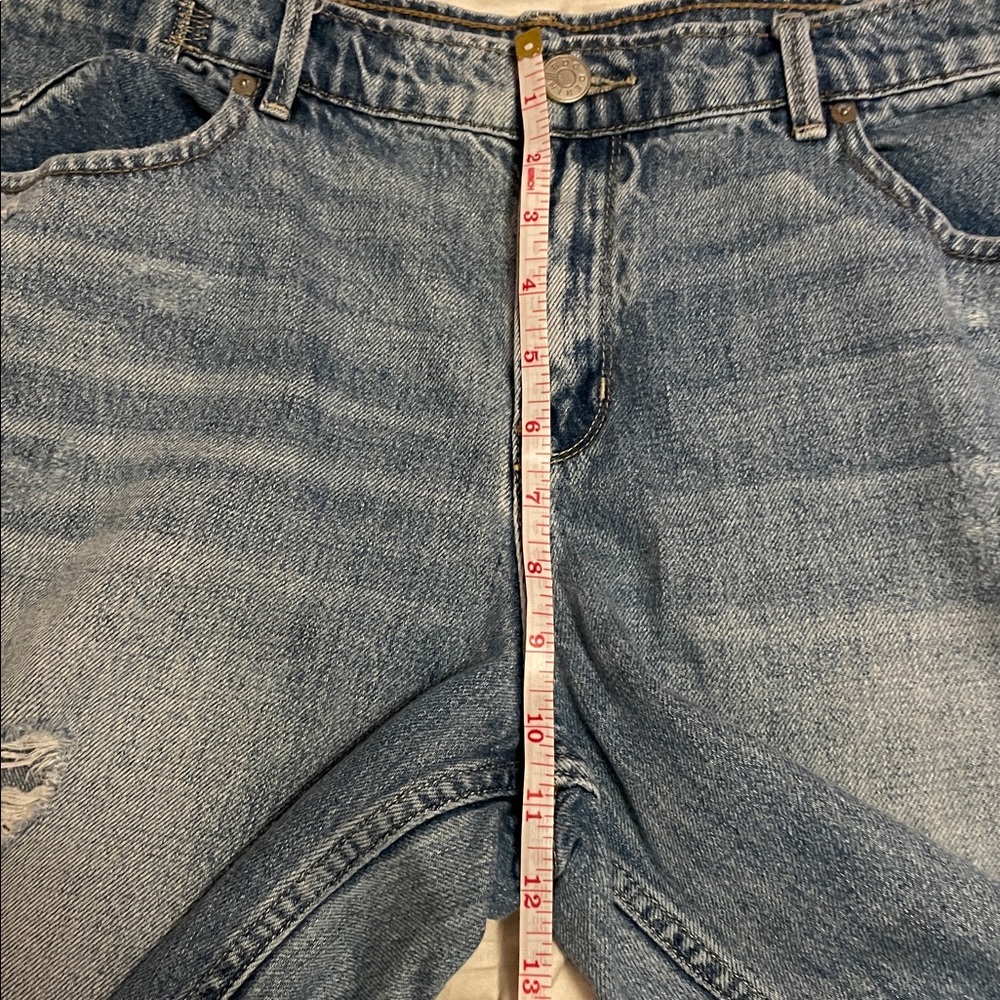 BDG Distressed Blue Boyfriend Jeans - Picture 9 of 10